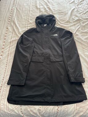 The North Face Women’s DRYVENT Mono Triclimate Parka Size L